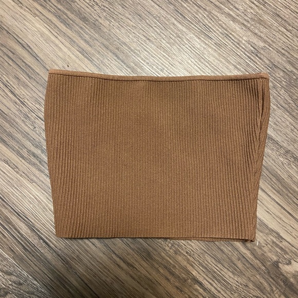 BNWOT Aritizia Babaton Sculpt Knit - size small - Picture 4 of 4